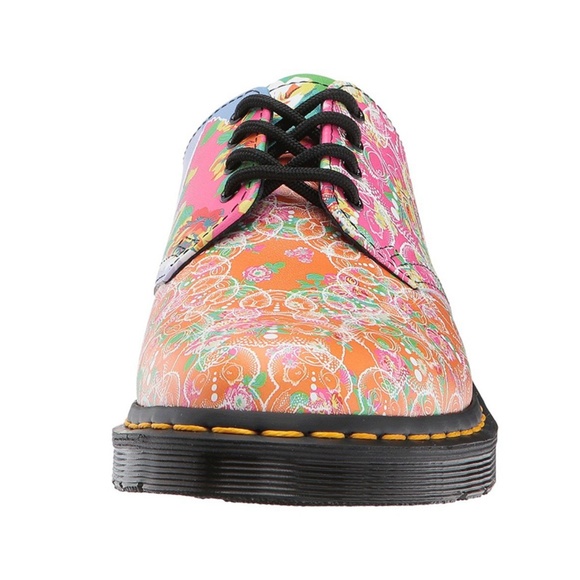 Dr. Martens Women's Daze Smiths 4-eye Oxford Shoe - Picture 5 of 8